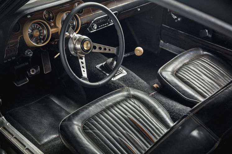 Original-1968-Mustang-Bullitt-interior-1