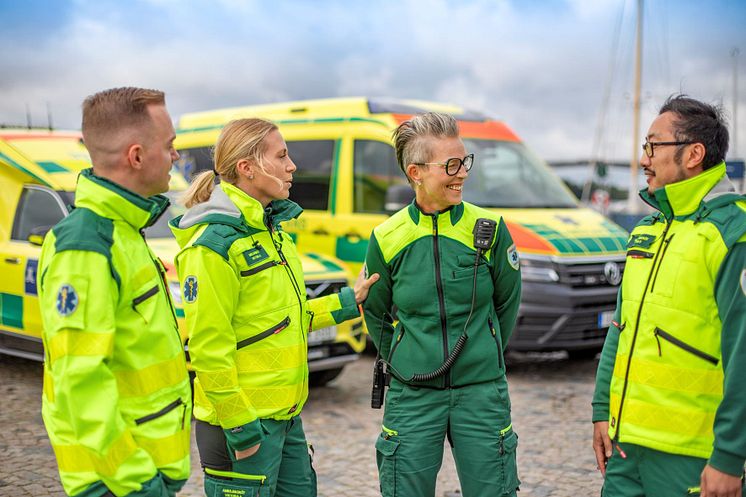 Medarbetare_ute_ambulans__Foto av AISAB