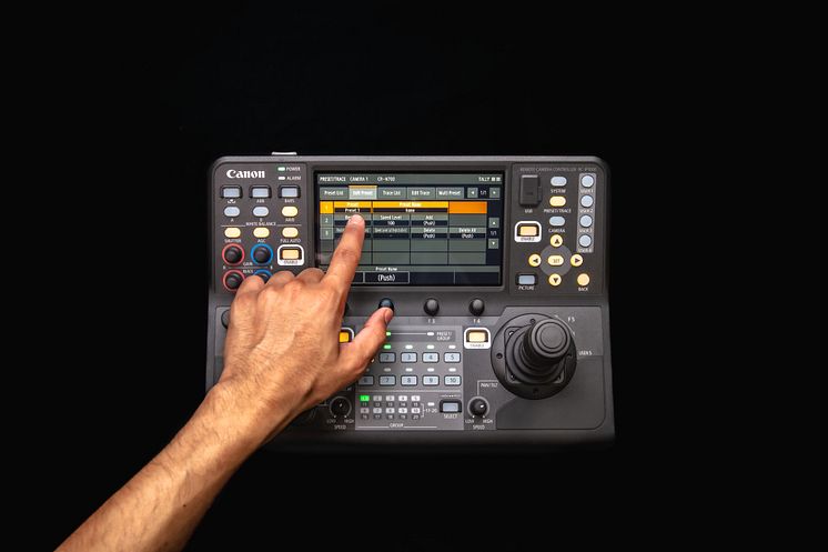 RC-IP1000-Hero-Touchscreen-Ambient