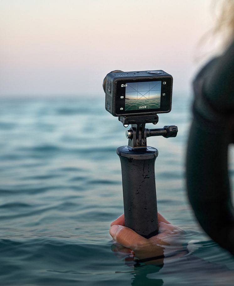 Osmo Action 5 Pro_Diving_Floating Handle.jpg
