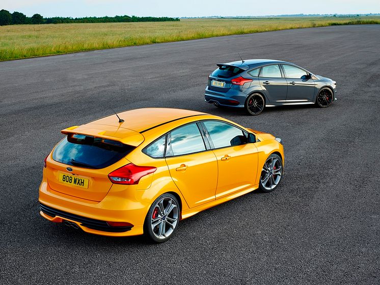 A kibővített motorkínálat megduplázta az új Ford Focus ST eladásait; immár a dízelmotoros, PowerShift váltós modell is megrendelhető