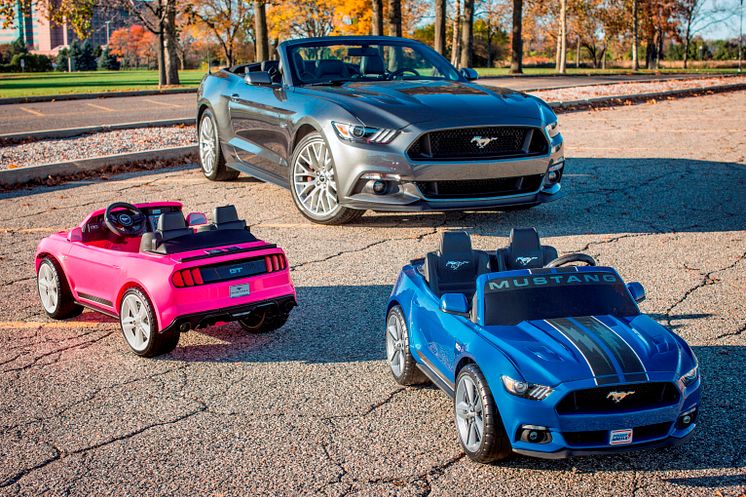 A Ford és a Fisher-Price bemutatja a Mustang gyermekváltozatát, minden idők legmodernebb Power Wheels kisautóját 