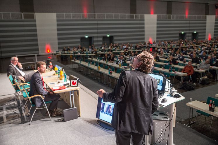 Kongressgeschehen - Frankenhalle: Prof. Reinhard Ries