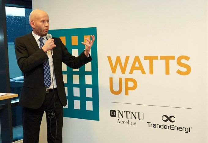 Statsråd Tord Lien taler ved åpningen av Watts up 