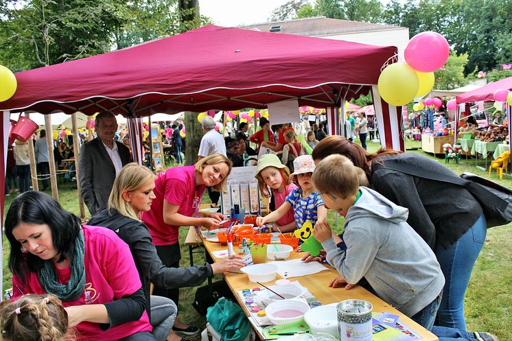 Tag der offenen Tür im Kinderhospiz: Bärenherz-Familienfest lockt mehr als 1.500 Besucher in den Kees’schen Park