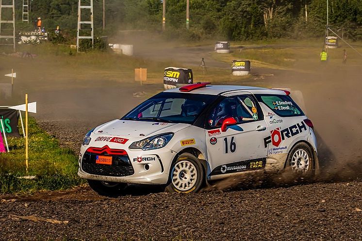 Erik Smedberg jagar SM-guld i rally