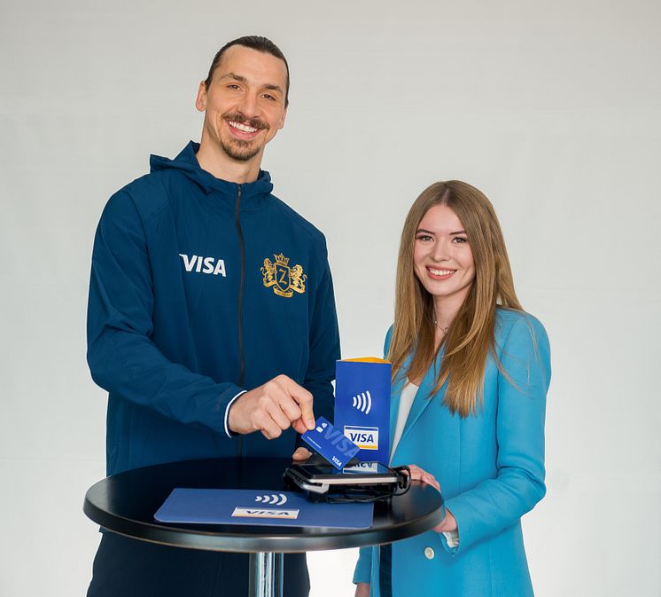 Der Fußballstar Zlatan Ibrahimović und die Social Media Influencerin Tatiana Vasilieva