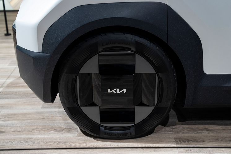 kia-pbv-pv5-iaa-24-static-highres007.jpg