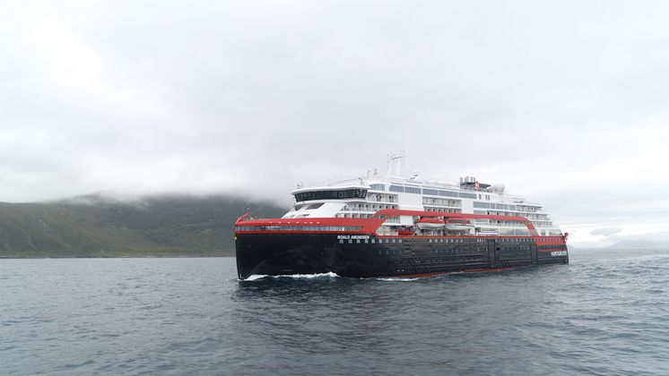 Hurtigruten MS Roald Amundsen 005 - hybrid powered - photo Hurtigruten