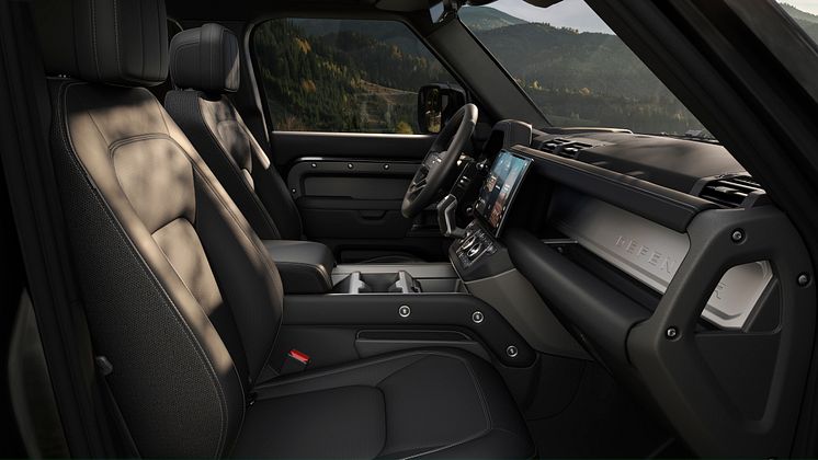 DEF_26MY_CORE_INTERIOR_25052025_05.jpg