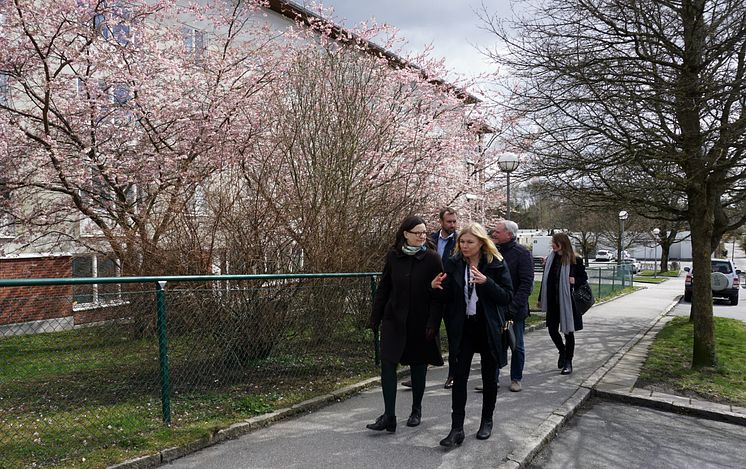 Poseidon bjuder Anna Ekström på promenad genom Högsbohöjd