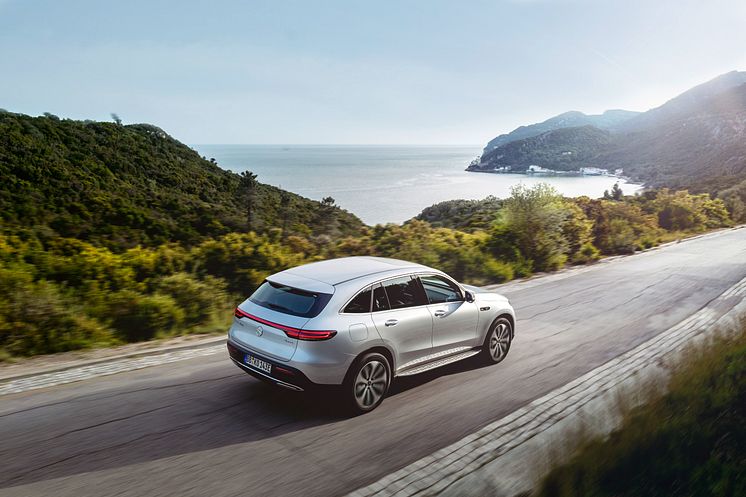 Mercedes-Benz_EQC_400_salesrelease00008