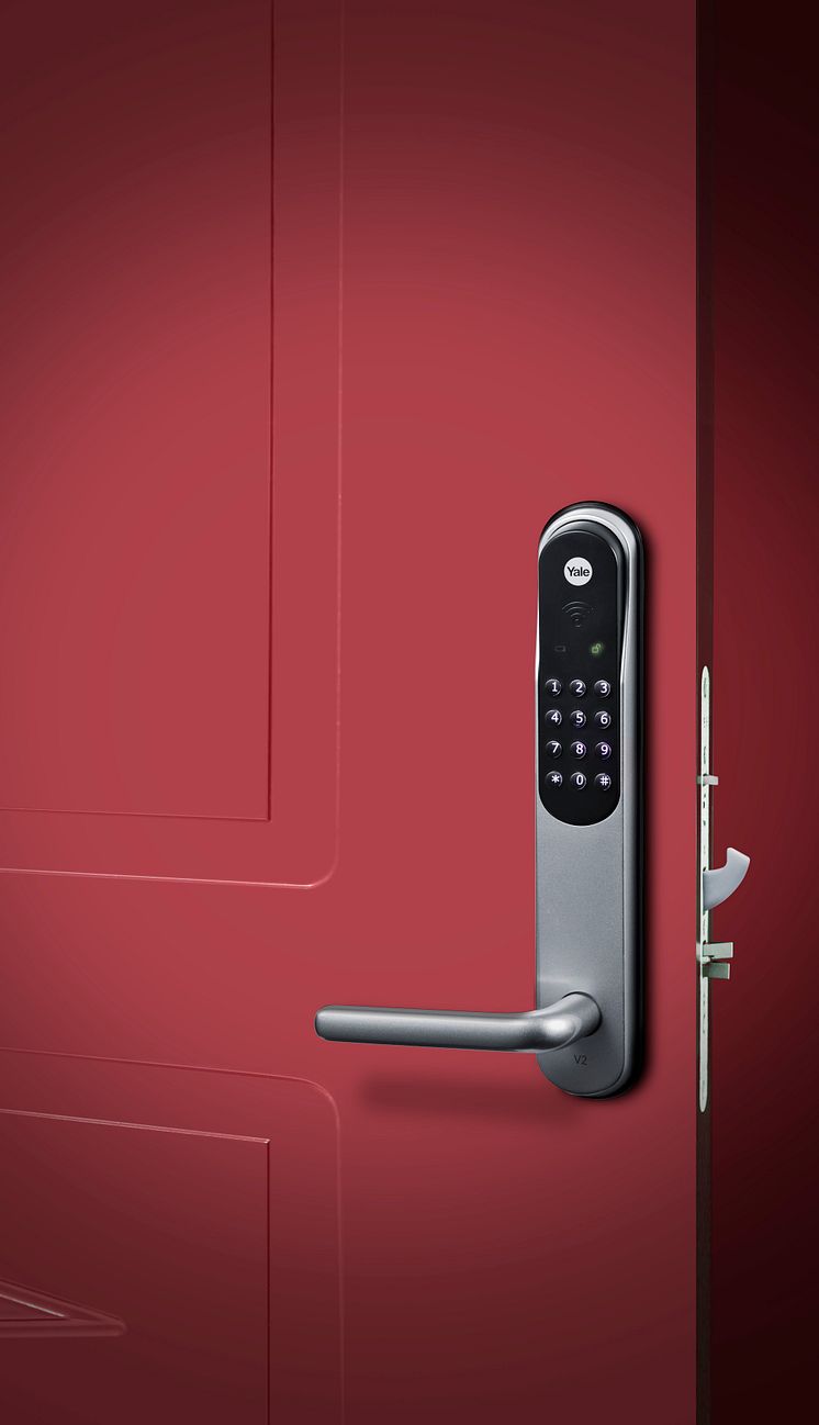 Yale Doorman grå på röd dörr