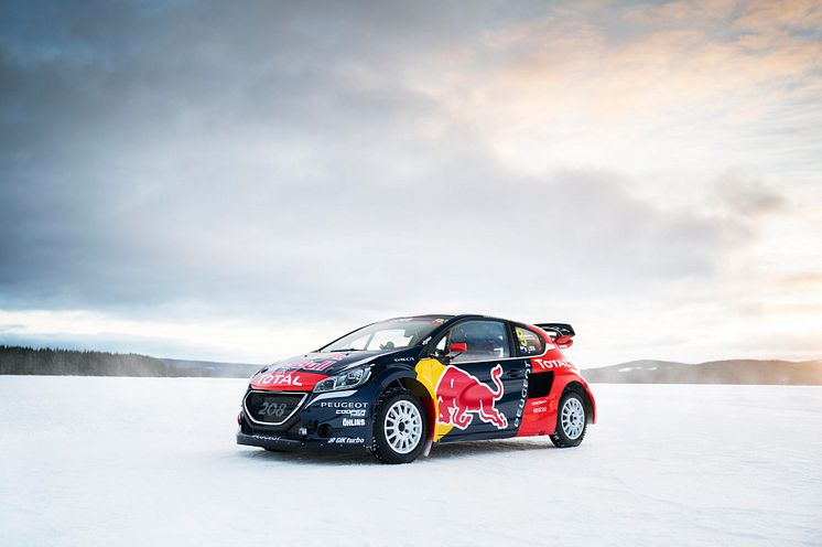 Världsmästarna Team Peugeot Hansen välkomnar Sebastien Loeb till 2016 års säsong