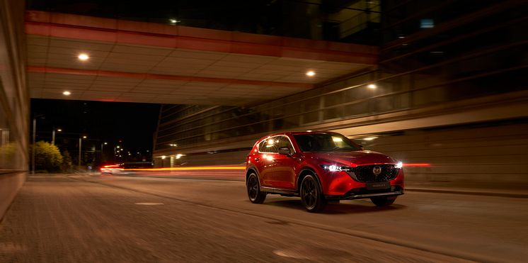 2021_CX-5_IPM5_GER(LHD)_C31b_EXT_Sport_Driving