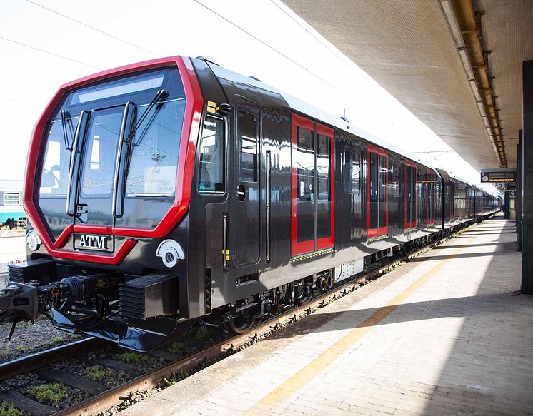 Metro Milano_ nuovo treno liena 1