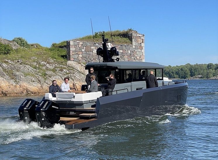 Garmin_XO-Boats.jpeg