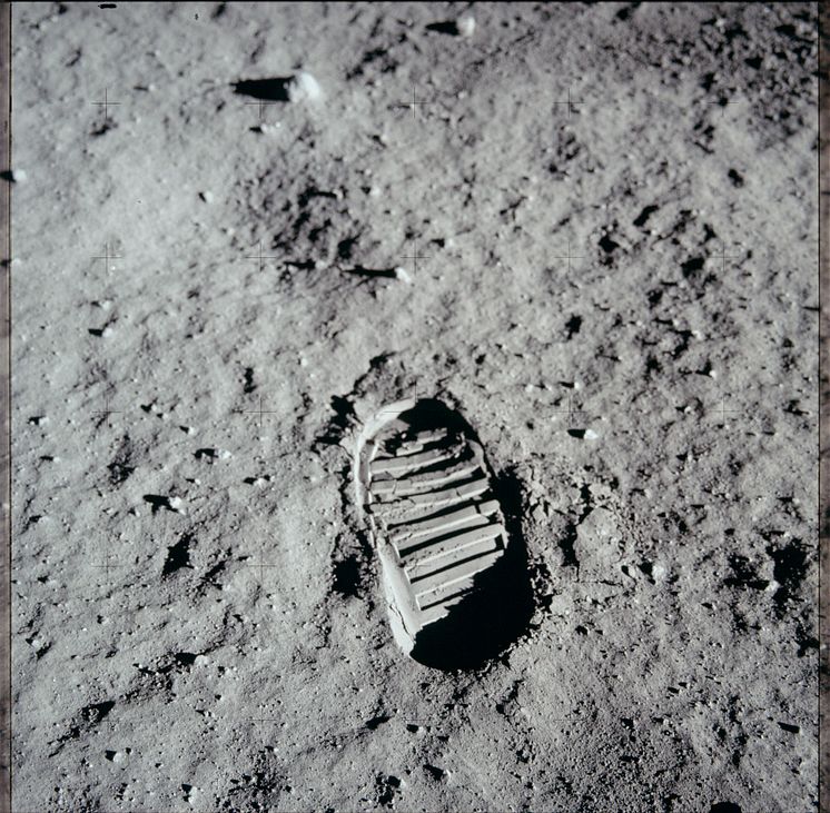 HISTORY_MOON LANDINGS LOST TAPES