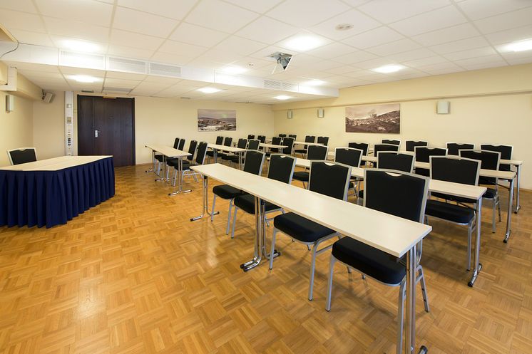 conference-room-medium-quality-hotel-maritim.jpg