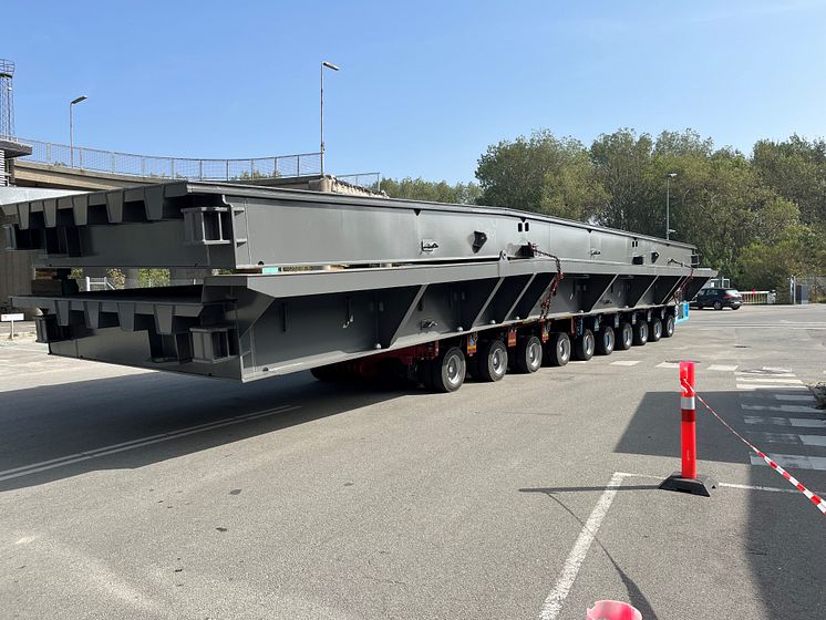 Rødby ferry berth 3: Transport of new upper ramp mobile crane