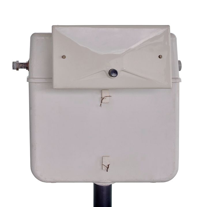 First Geberit concealed cistern and first actuator plate   1964 (HISTORY 150YoT)_Original