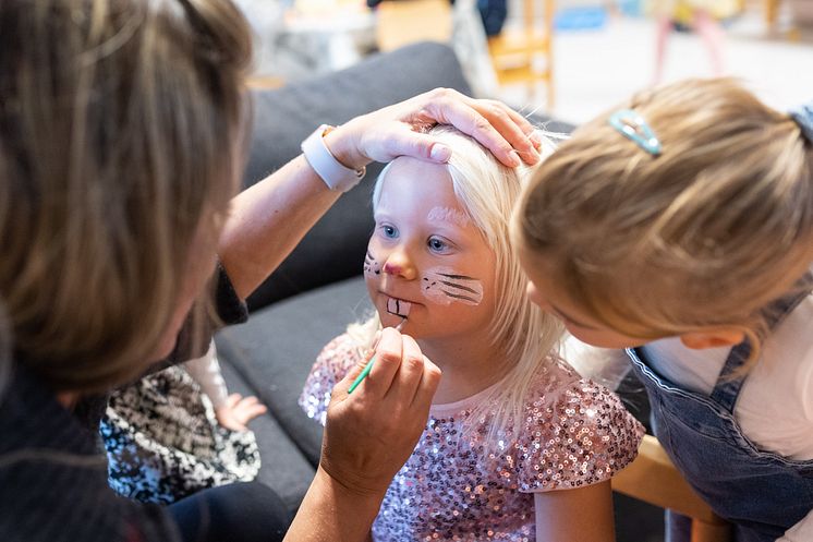 Ansiktsmaling i Simenstua bhg okt 22 - 8 - 9I4A5215 - Foto Øyvind S Endal