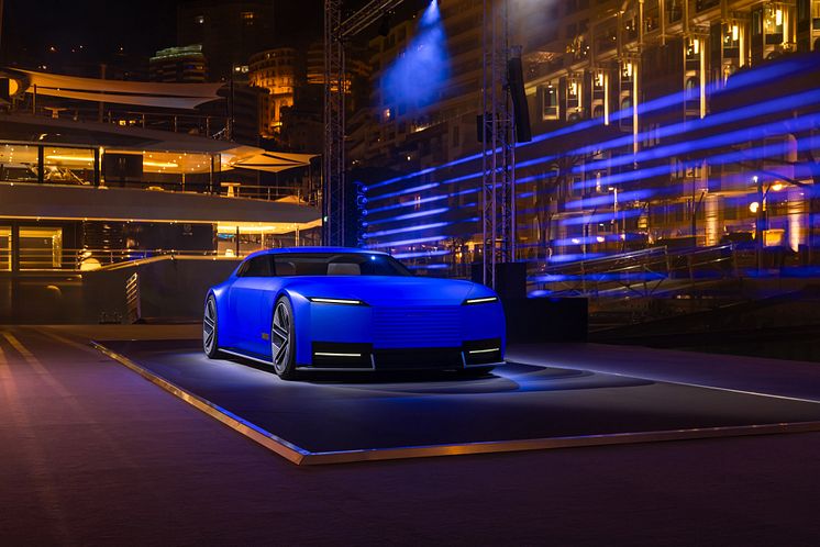 Type 00 i Monaco front.jpg