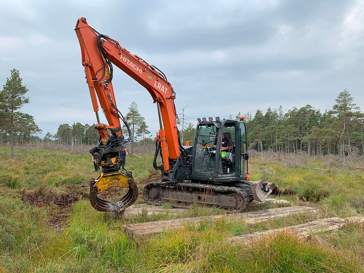 Grävning av dikesplugg.jpg