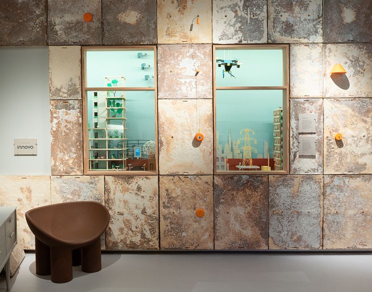 Mycelium insulation is used in the converted flat set in 2049.jpg