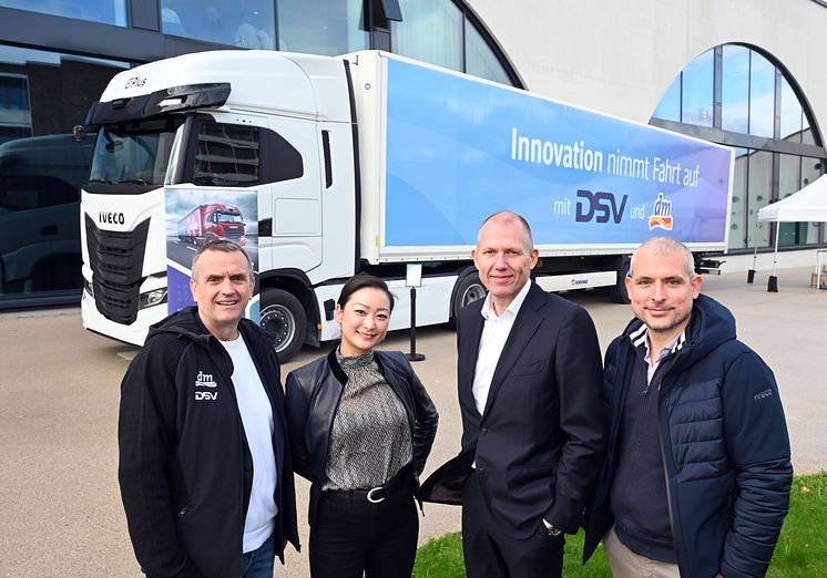 Erster automoner Lkw bei dm-drogerie markt_01