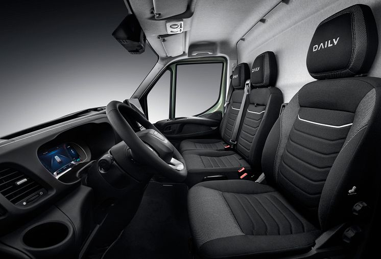 Bild 3 IVECO Daily interiör.jpg
