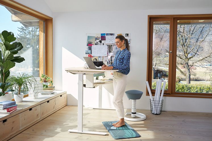 Aeris_Active_Office_Desk.jpg