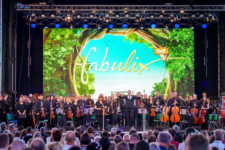 fabulix_2023_Filmkonzert_Foto Stadt Annaberg-Buchholz_Dirk Rueckschloss.jpg