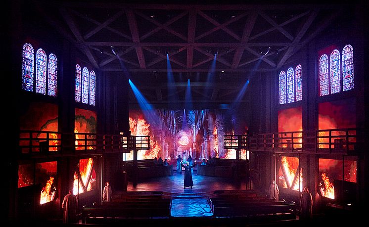 Disneys Ringaren i Notre Dame. Bild från Fredericia Teater. Foto Søren Malmose
