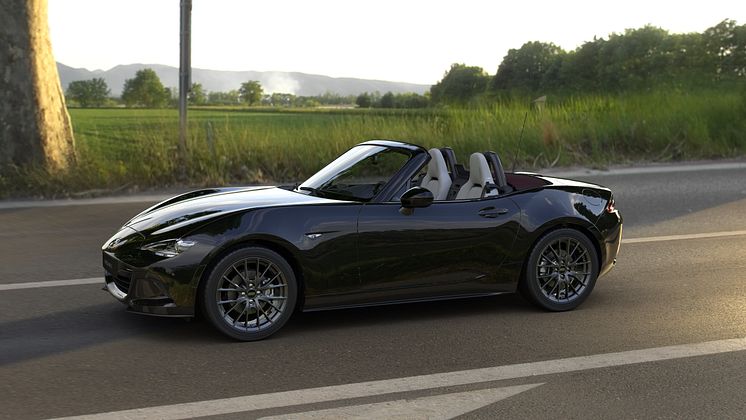 2021_MX-5_White_Edition-1