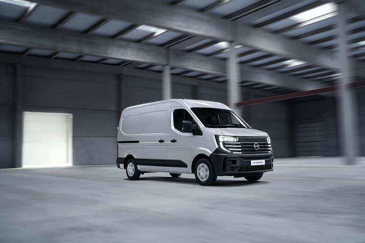 Nissan_Interstar_PK_EV_High_004