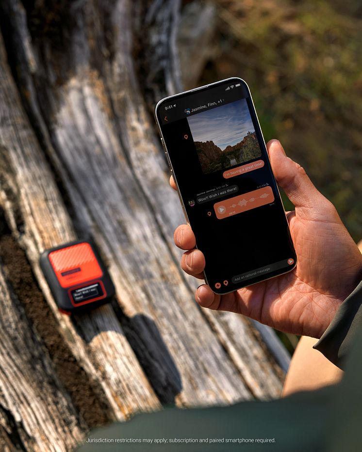 inReach Messenger Plus, w. mobile.jpg