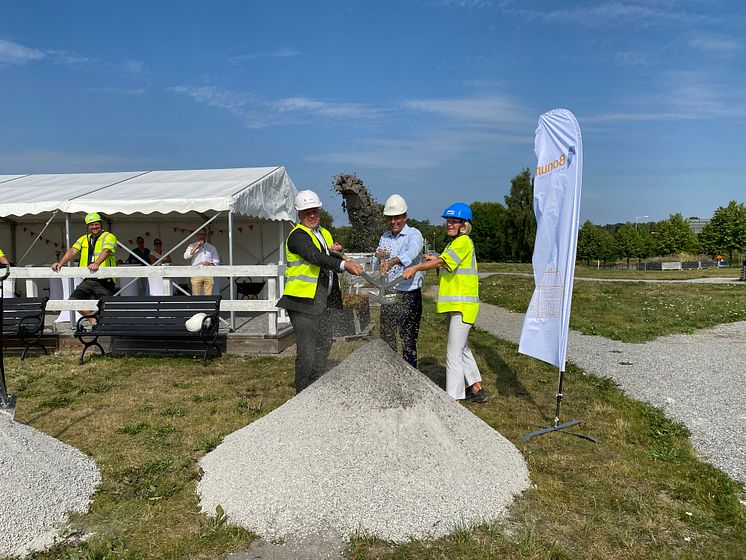  Riksbyggens dubbla första spadtag i Täby Park