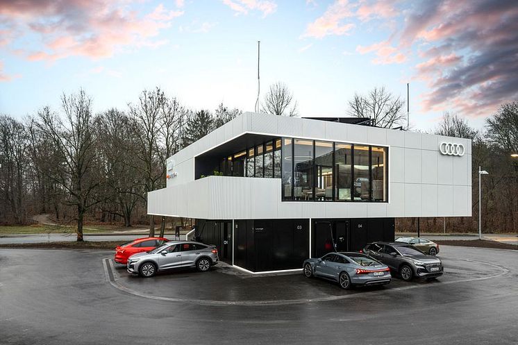 Audi charging hub. Flexibel laddstation för supersnabbladdning..jpeg