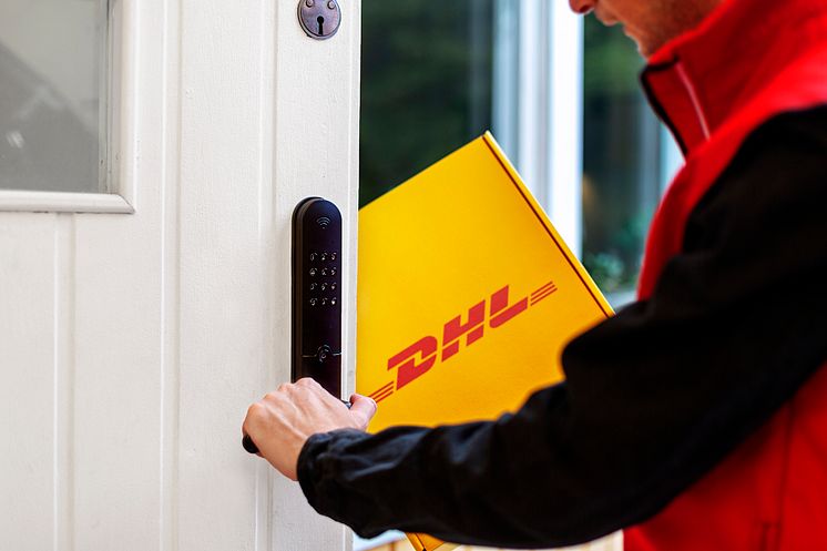 yale-dhl