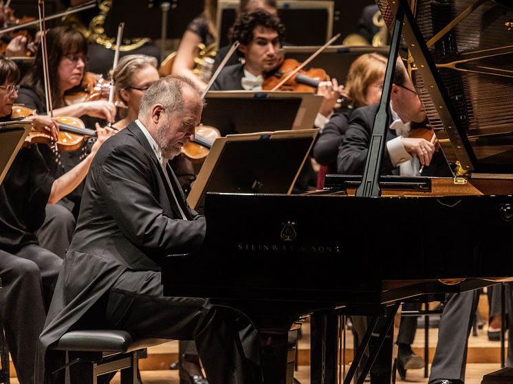  Kungliga Filharmonikerna Busonis grandiosa pianokonsert 