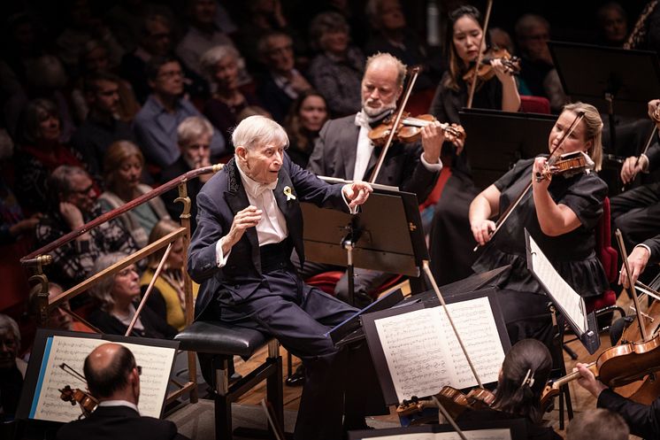 Herbert Blomstedt dirigerar Honegger och Brahms