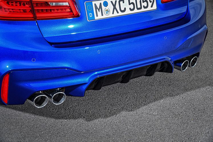 HELT NYA BMW M5