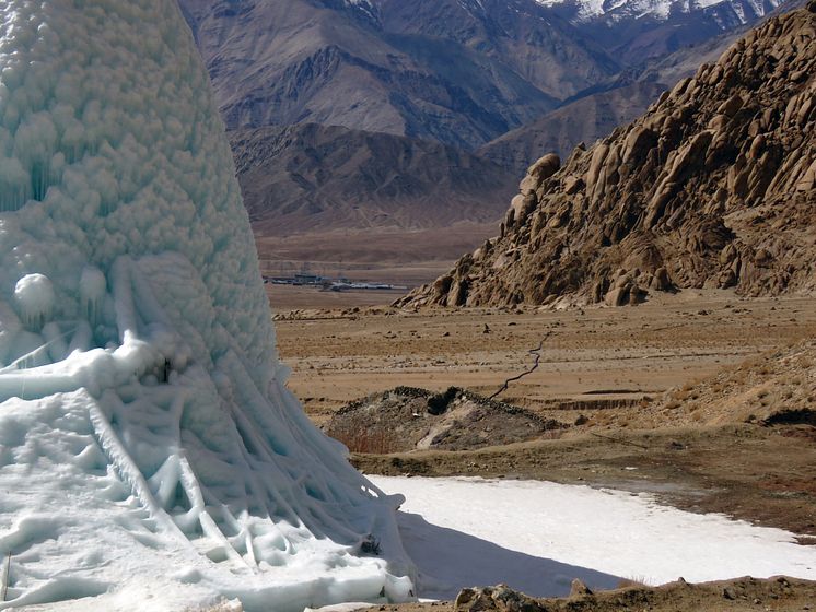 Konstgjorda glaciärer ska lösa vattenbrist i norra Indien och är ett samarbete mellan forskare i Indien och Luleå tekniska universitet.