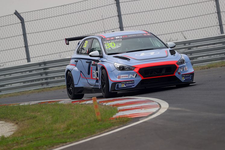 Hyundai i30 N TCR debuterar och glänser i TCR International.