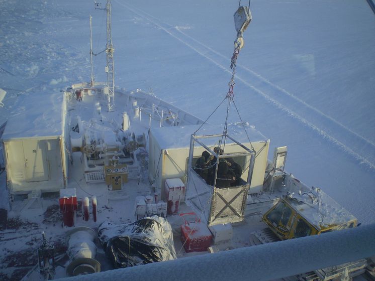 Forskare på den Kanadensiska isbrytaren CSGS Amundsen