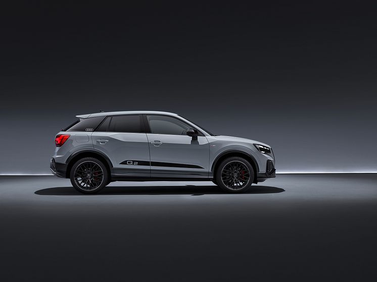 Audi Q2 (Pilegrå)