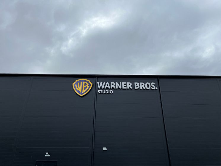 Warner_Bros_MVB_2