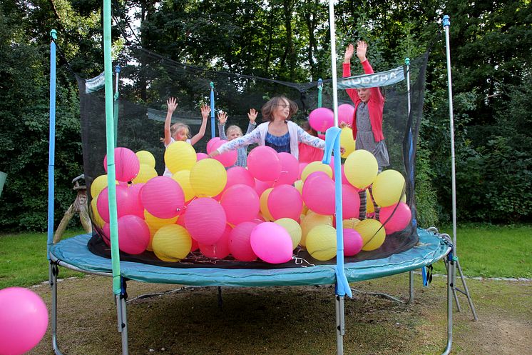 Tag der offenen Tür im Kinderhospiz: Bärenherz-Familienfest lockt mehr als 1.500 Besucher in den Kees’schen Park