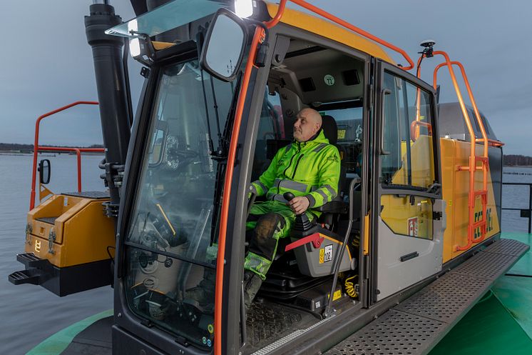 Hytten på Volvo EC750E på mudderverket